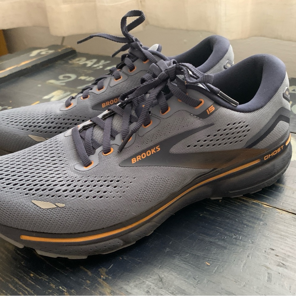 Brooks men’s running shoes Ghost 15, men’s size 9.5 wide